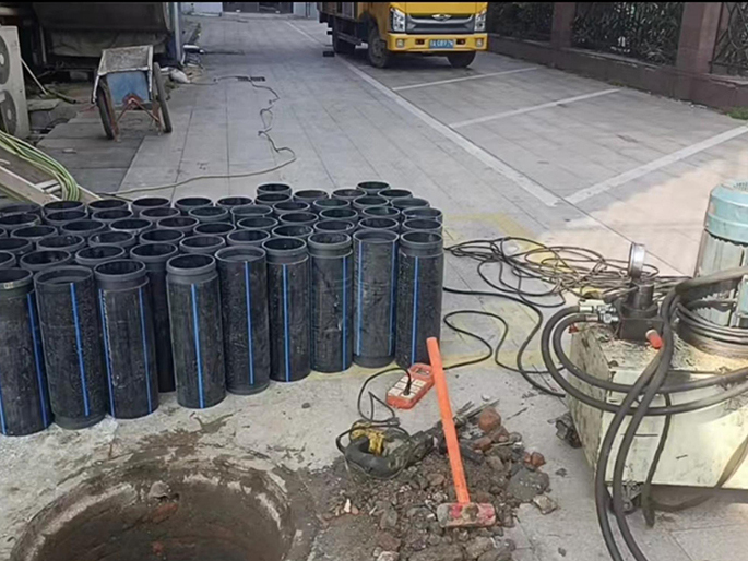 久治PE置换管厂家 DN315置换管 非开挖管短管置换